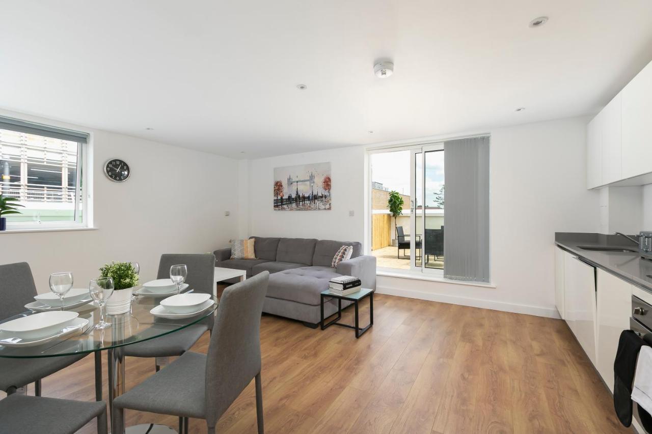 Skyvillion - 4 Bed Luxury Apartment With Balcony & Parking Enfield Esterno foto