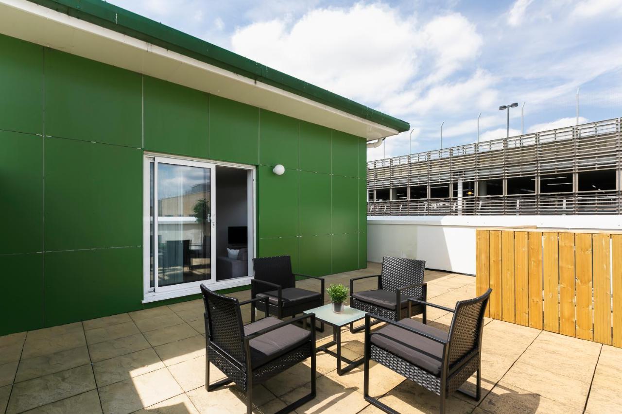 Skyvillion - 4 Bed Luxury Apartment With Balcony & Parking Enfield Esterno foto