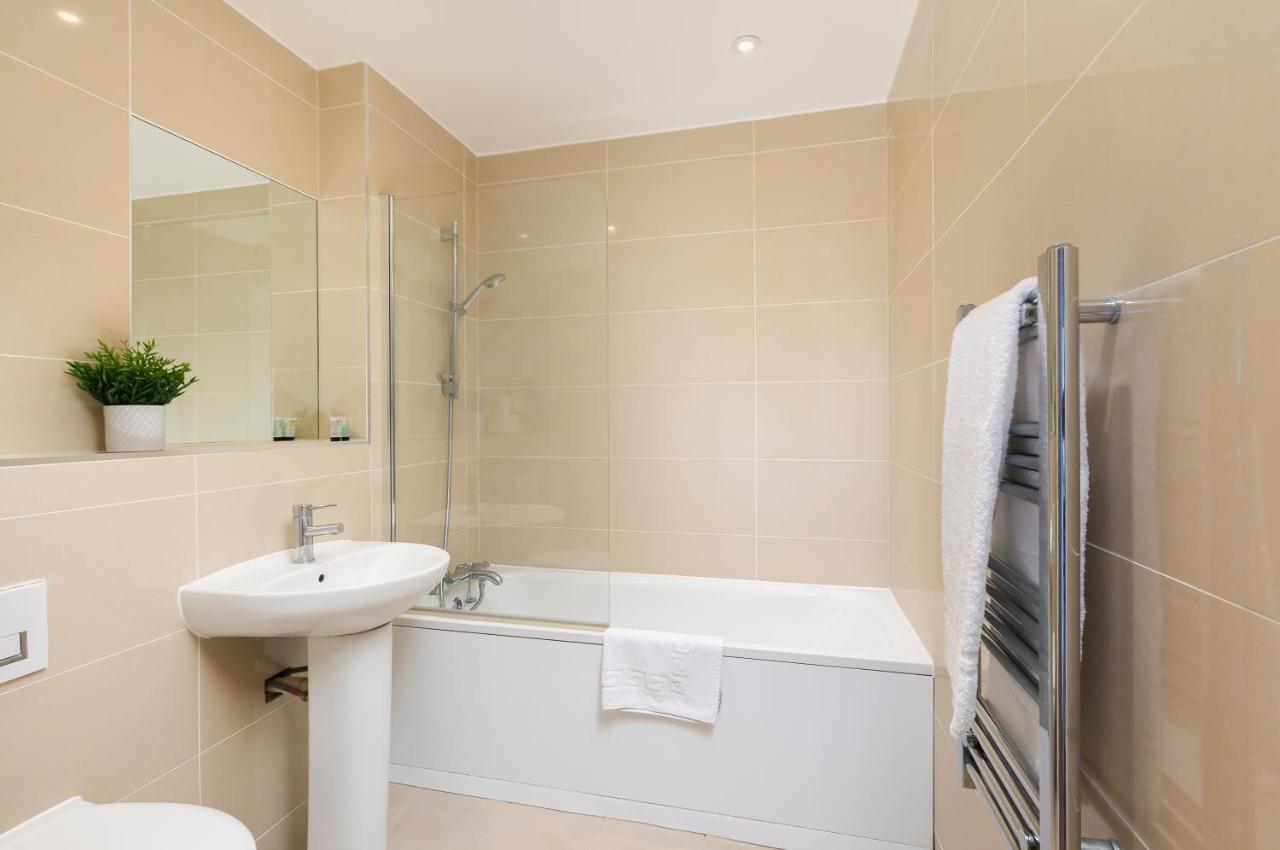 Skyvillion - 4 Bed Luxury Apartment With Balcony & Parking Enfield Esterno foto