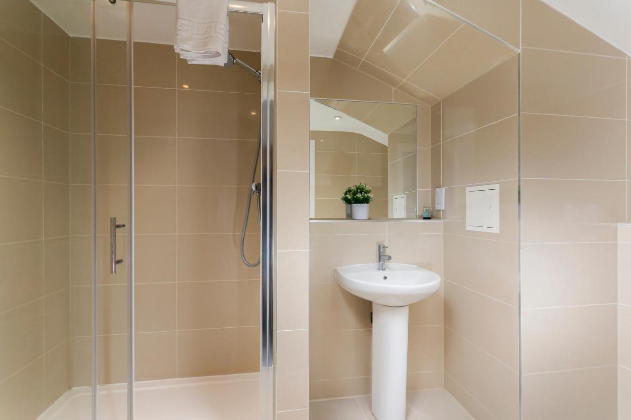 Skyvillion - 4 Bed Luxury Apartment With Balcony & Parking Enfield Esterno foto